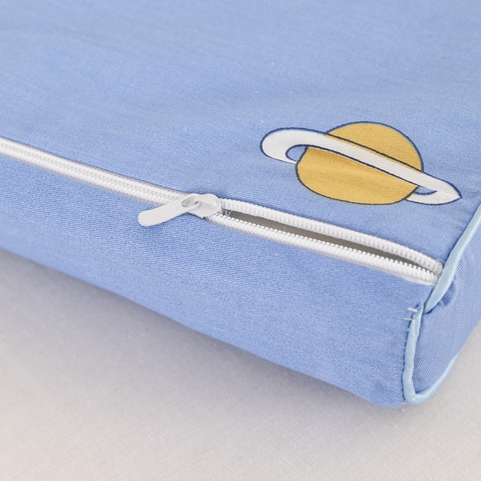 91家纺网 家纺一手货源 找家纺 七夜居 2026新款开学季儿童纯棉记忆棉枕芯全棉可拆洗学生宿舍枕头幼儿园宝宝枕 枕头枕芯 太空人