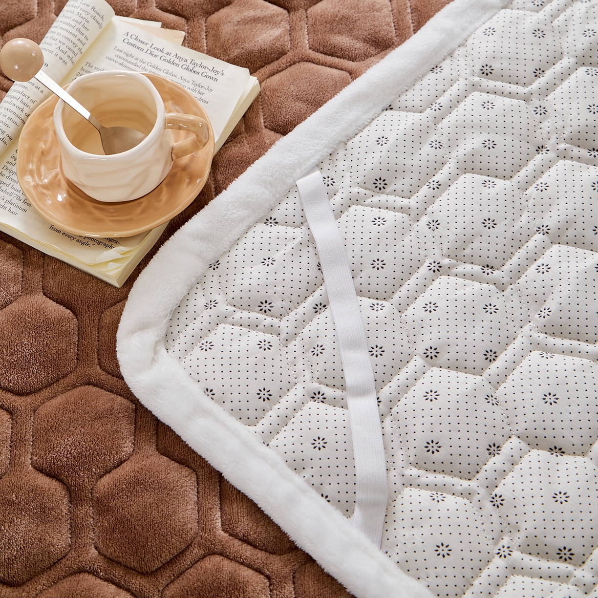 91家纺网 家纺一手货源 找家纺 永旺家纺 2025新款纯色床垫床褥 小熊仔棕