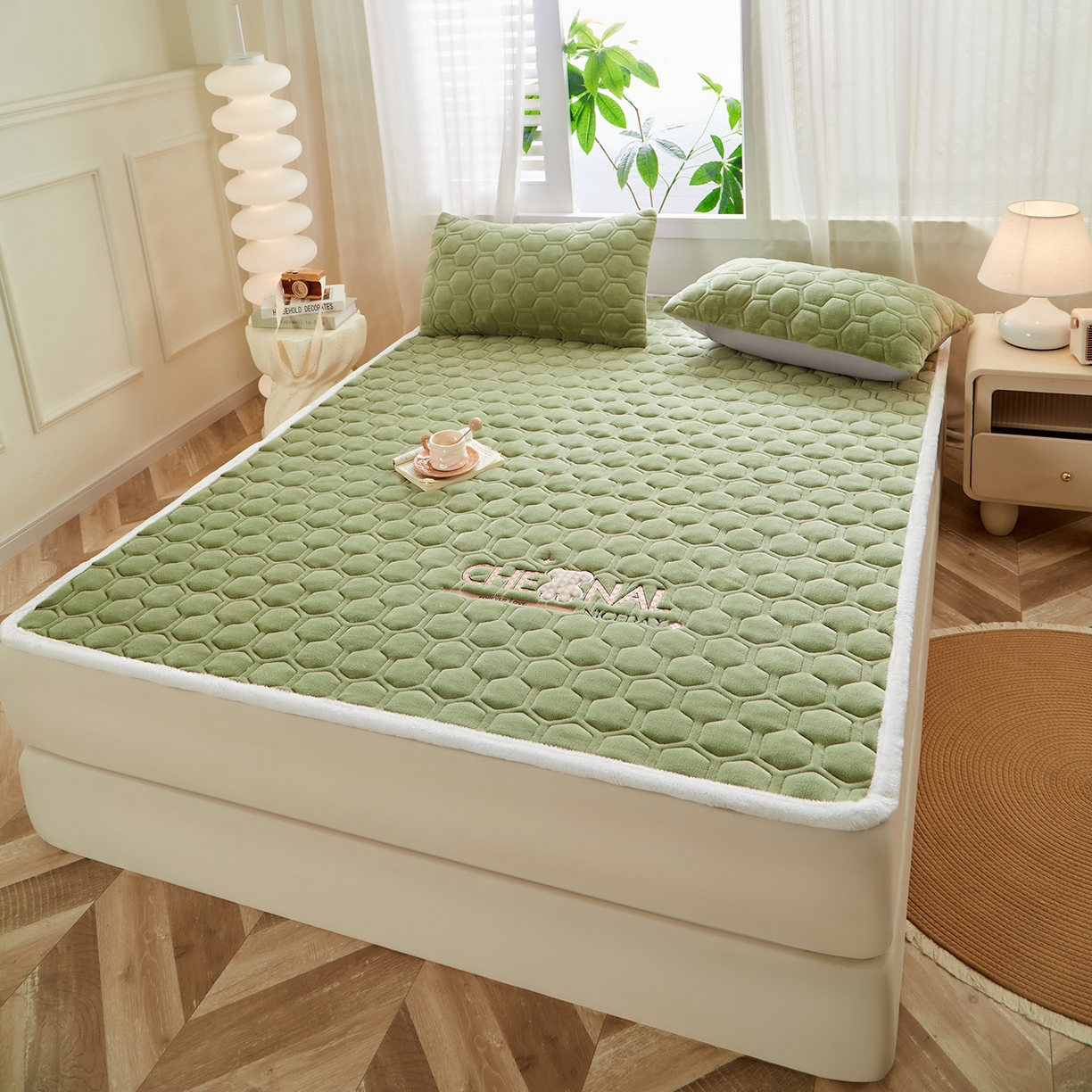 91家纺网 家纺一手货源 找家纺 永旺家纺 2025新款纯色床垫床褥 小熊仔绿