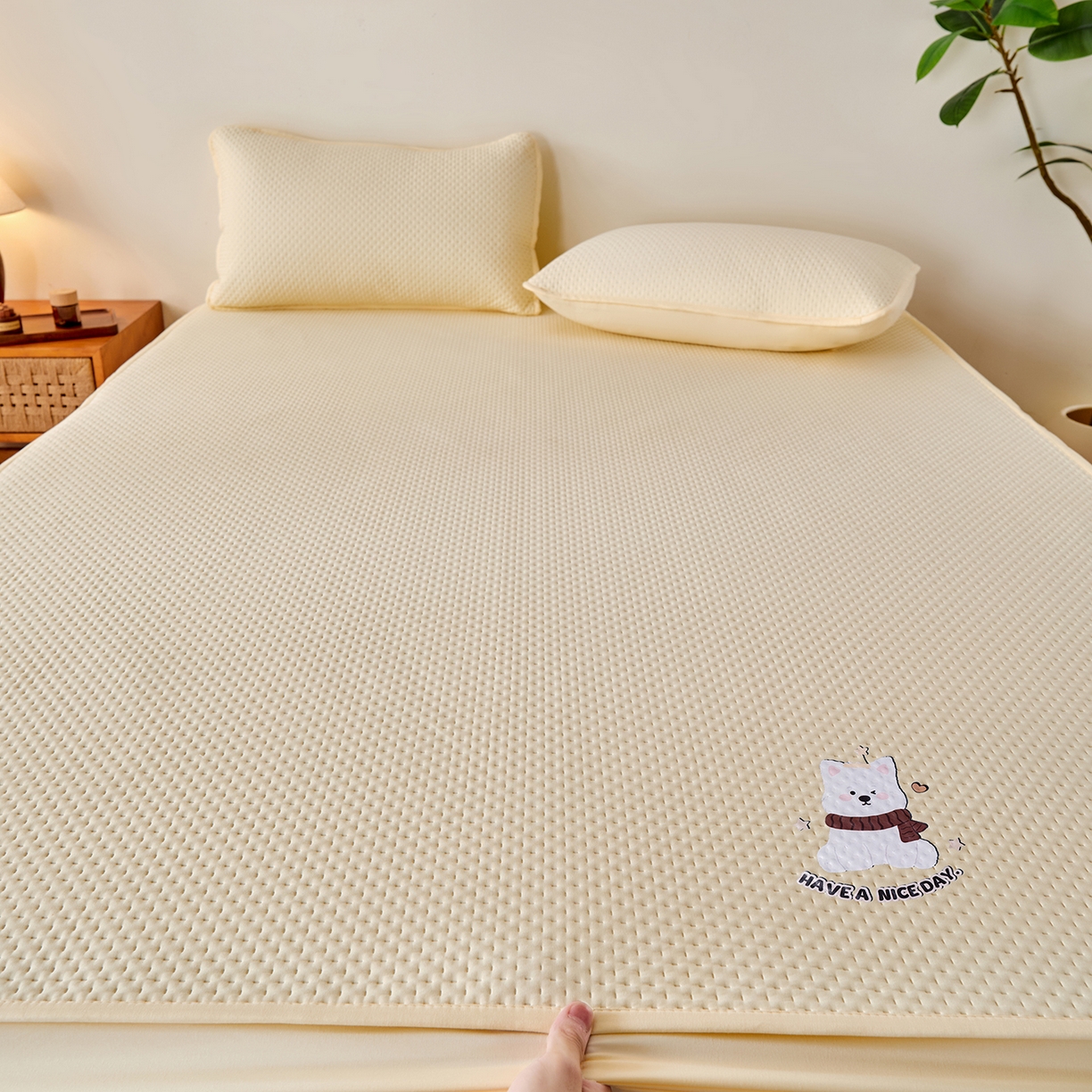 91家纺网 家纺一手货源 找家纺 永旺家纺 2025新款纯色印花防水床笠-西高地系列 黄西高地