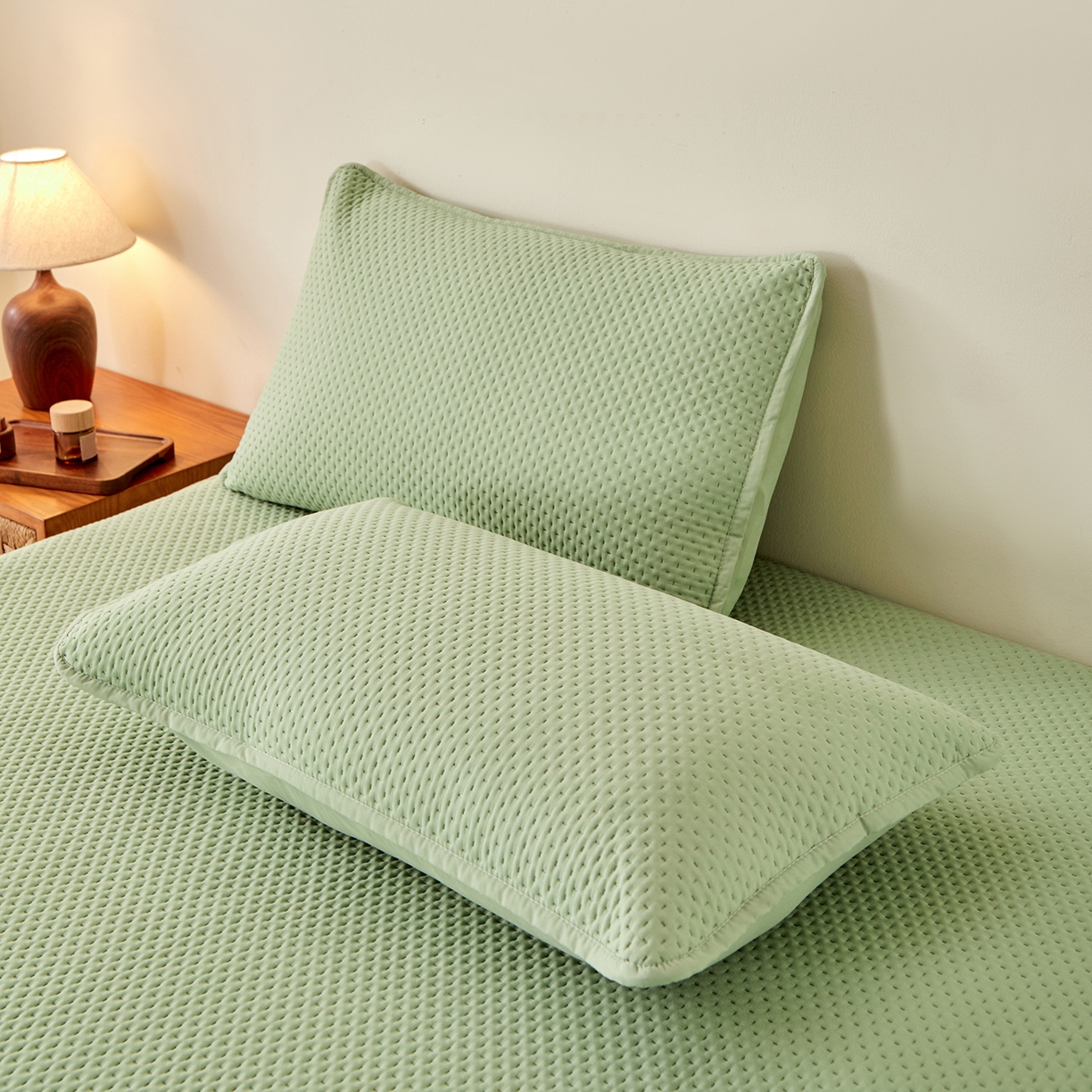 91家纺网 家纺一手货源 找家纺 永旺家纺 2025新款纯色印花防水床笠-西高地系列 绿西高地