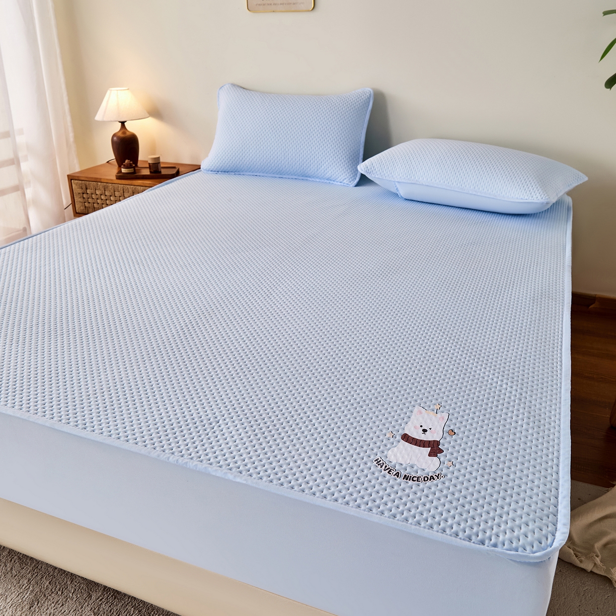 91家纺网 家纺一手货源 找家纺 永旺家纺 2025新款纯色印花防水床笠-西高地系列 蓝西高地