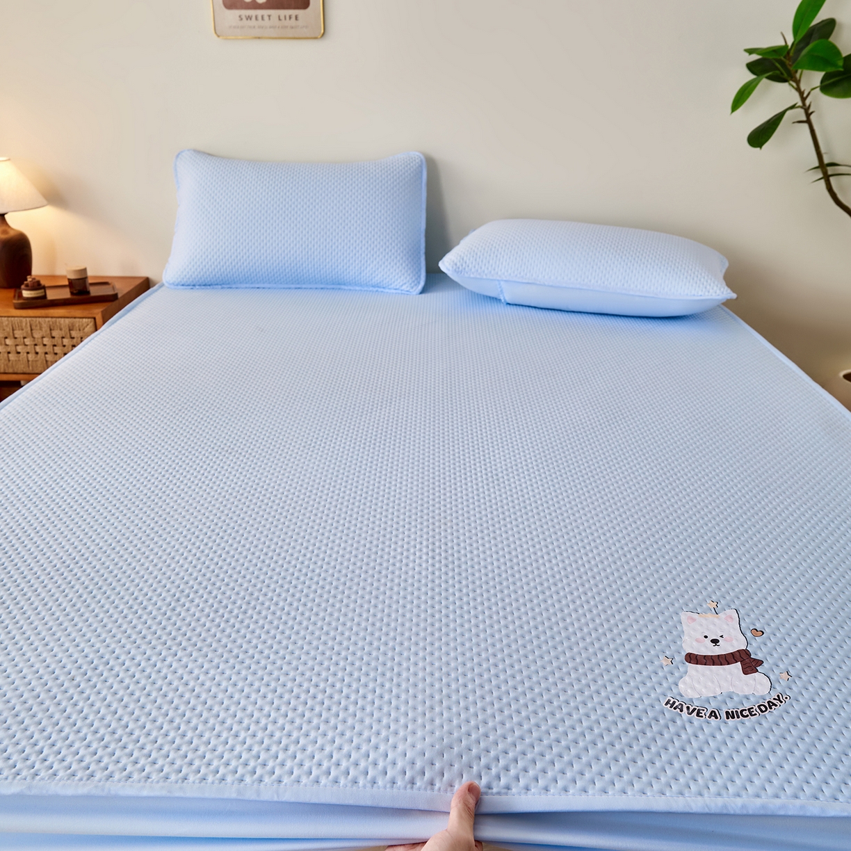 91家纺网 家纺一手货源 找家纺 永旺家纺 2025新款纯色印花防水床笠-西高地系列 蓝西高地