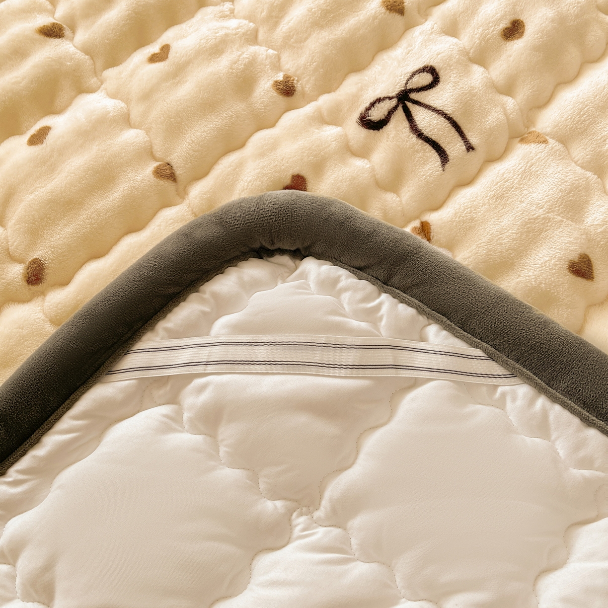 91家纺网 家纺一手货源 找家纺 奇丝雅 2025新款A类牛奶绒泡泡绒床褥床垫床盖兔毛绒家用学生宿舍上下铺寝室褥子软垫床护垫夹棉（大床） 爱心咖