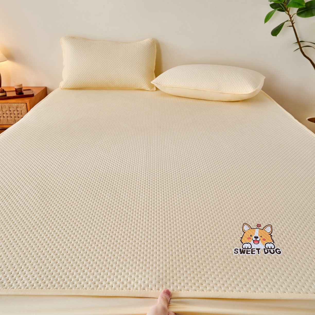 91家纺网 家纺一手货源 找家纺 永旺家纺 2025新款纯色防水床笠-柯基系列 黄柯基