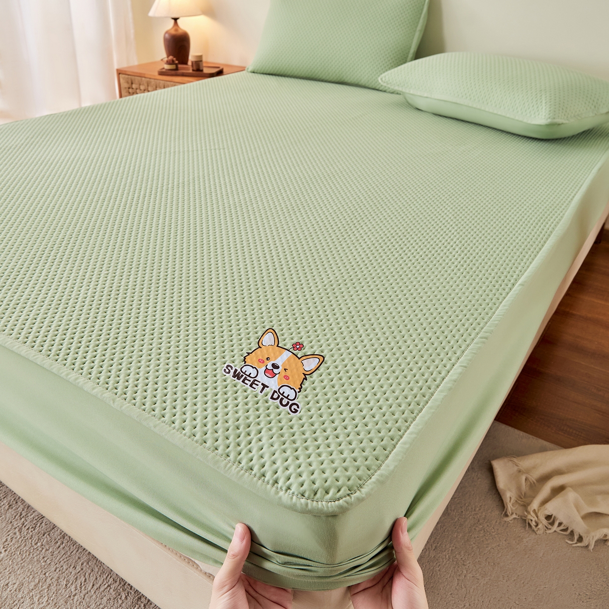 91家纺网 家纺一手货源 找家纺 永旺家纺 2025新款纯色防水床笠-柯基系列 绿柯基