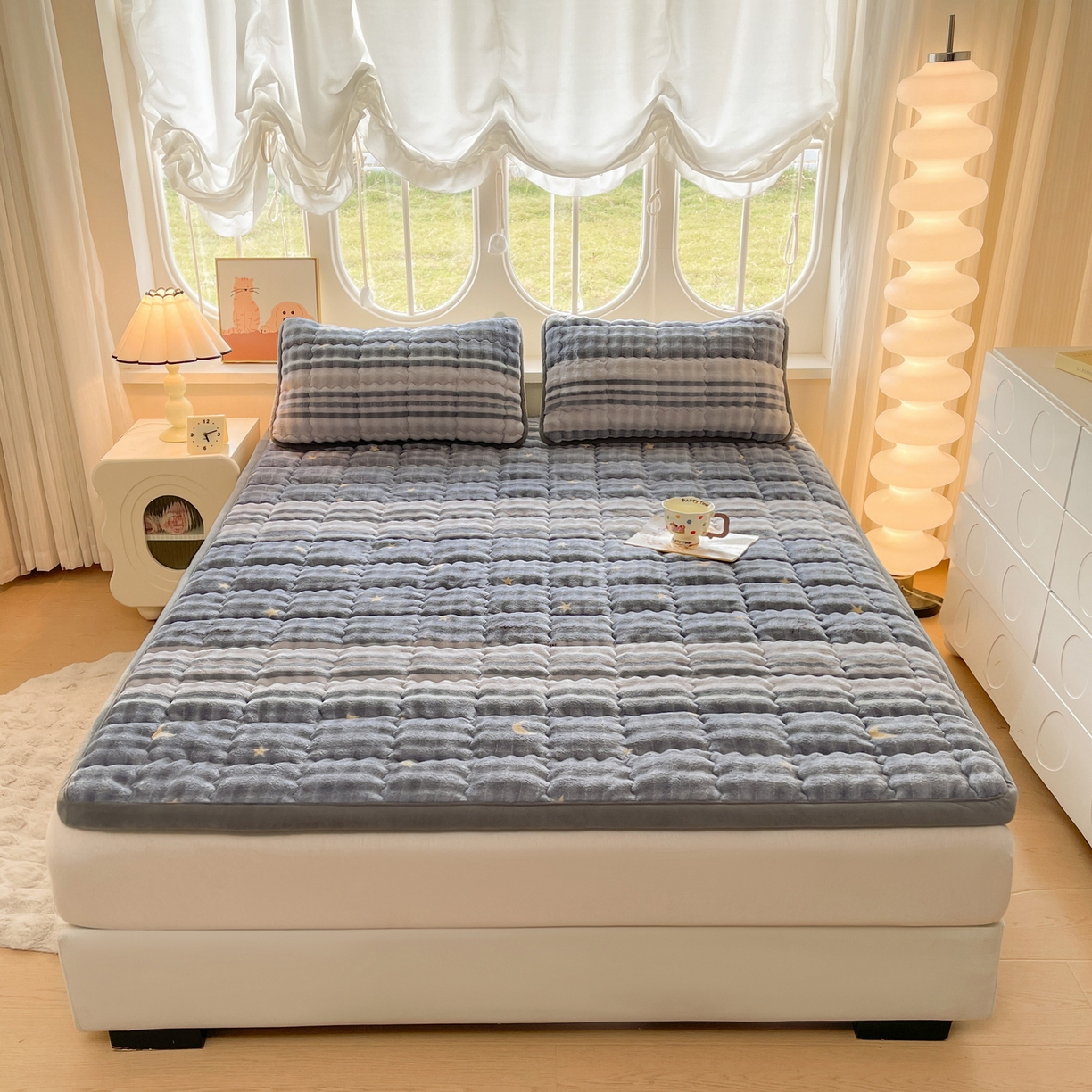 91家纺网 家纺一手货源 找家纺 奇丝雅 2025新款A类牛奶绒泡泡绒床褥床垫床盖兔毛绒家用学生宿舍上下铺寝室褥子软垫床护垫夹棉（大床） 繁星