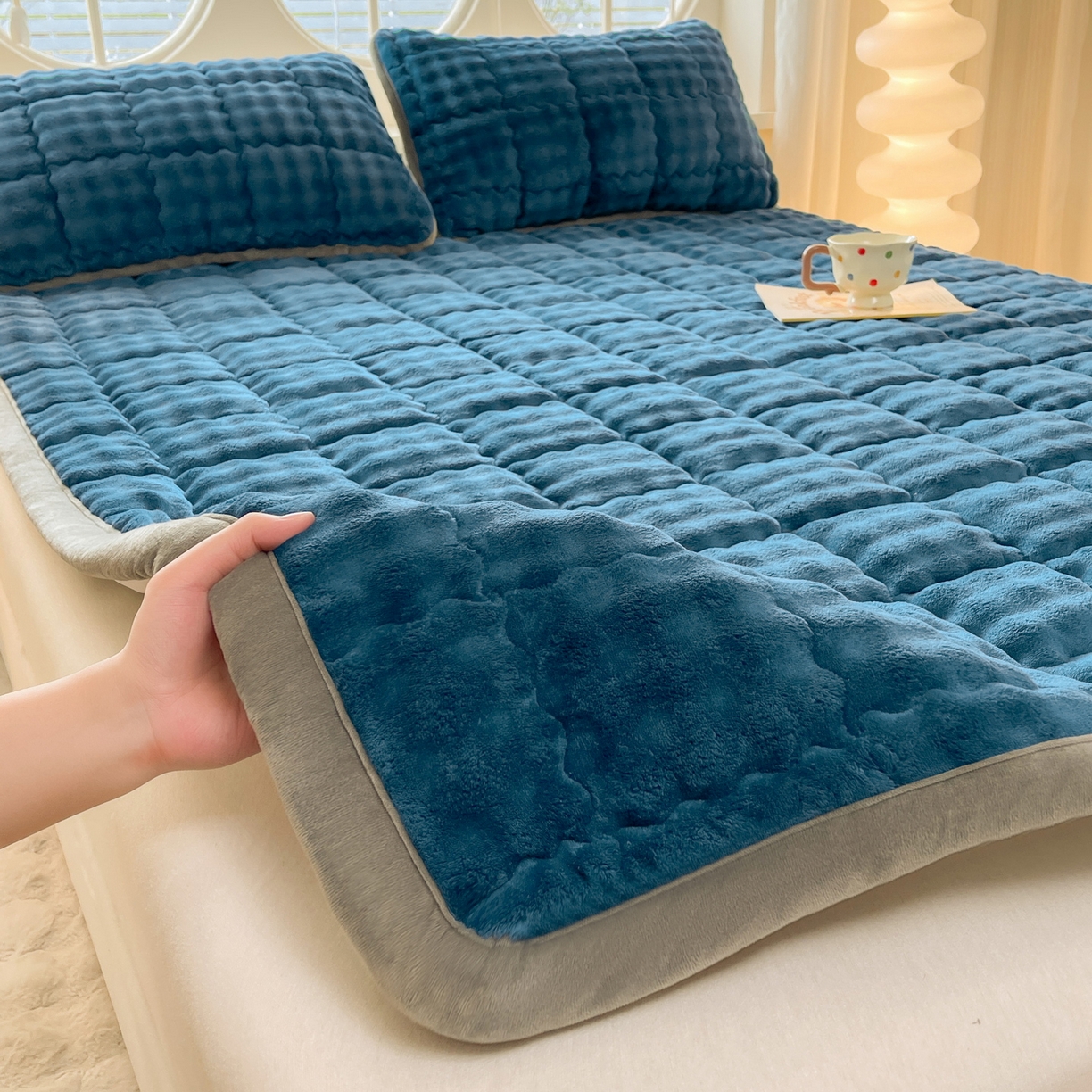 奇丝雅 2025新款A类牛奶绒泡泡绒床褥床垫床盖兔毛绒家用学生宿舍上下铺寝室褥子软垫床护垫夹棉（大床） 暖绒蓝