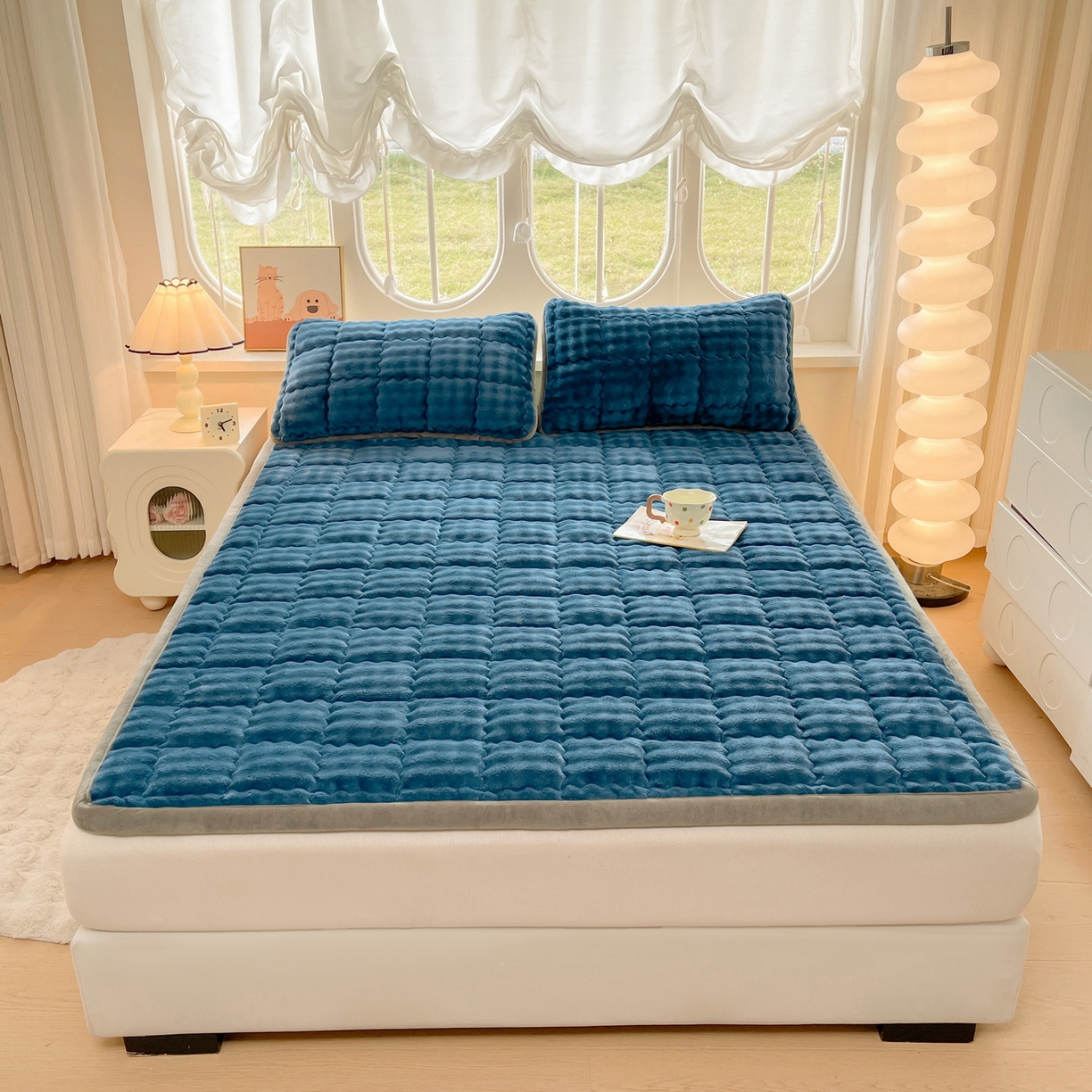 91家纺网 家纺一手货源 找家纺 奇丝雅 2025新款A类牛奶绒泡泡绒床褥床垫床盖兔毛绒家用学生宿舍上下铺寝室褥子软垫床护垫夹棉（大床） 暖绒蓝