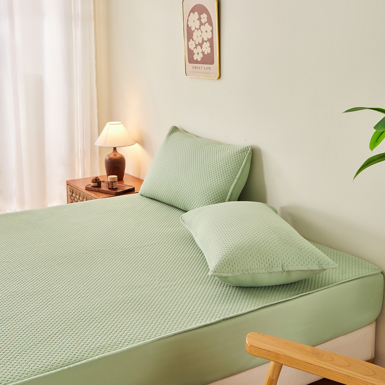 91家纺网 家纺一手货源 找家纺 永旺家纺 2025新款防水床笠-小熊系列 绿小熊