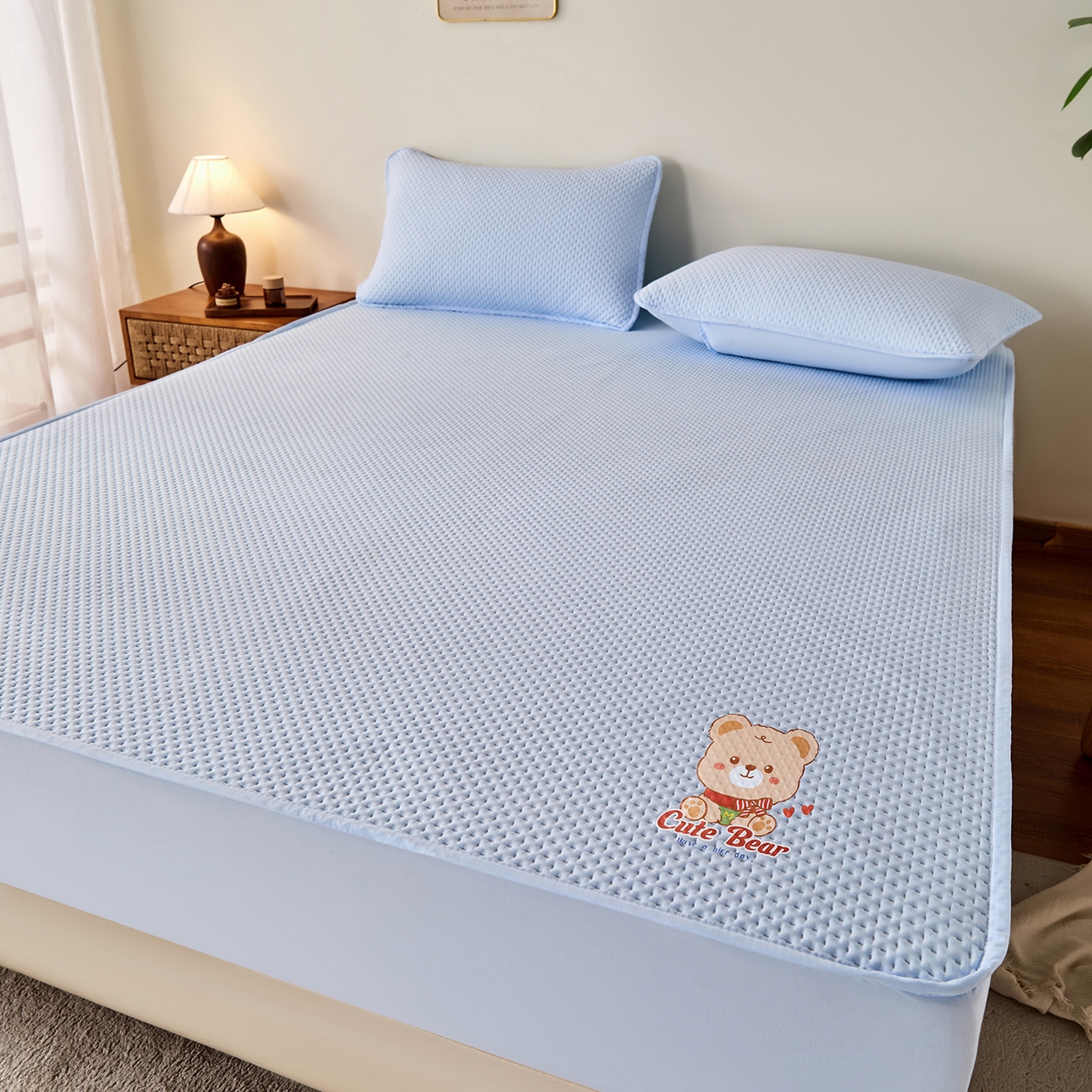 91家纺网 家纺一手货源 找家纺 永旺家纺 2025新款防水床笠-小熊系列 蓝小熊