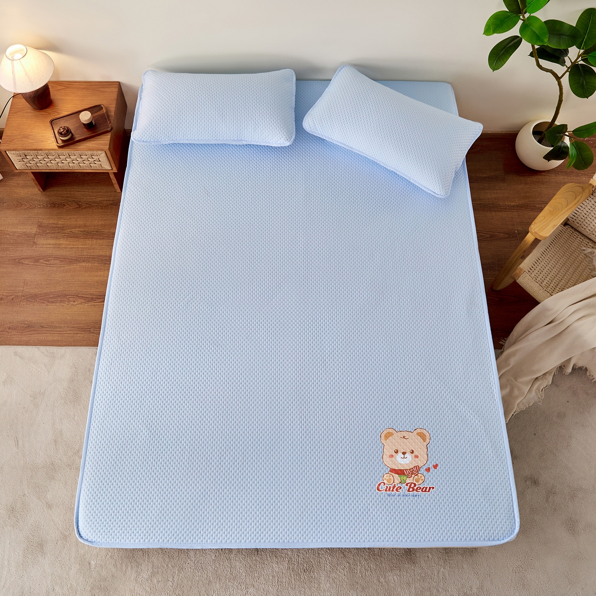 91家纺网 家纺一手货源 找家纺 永旺家纺 2025新款防水床笠-小熊系列 蓝小熊