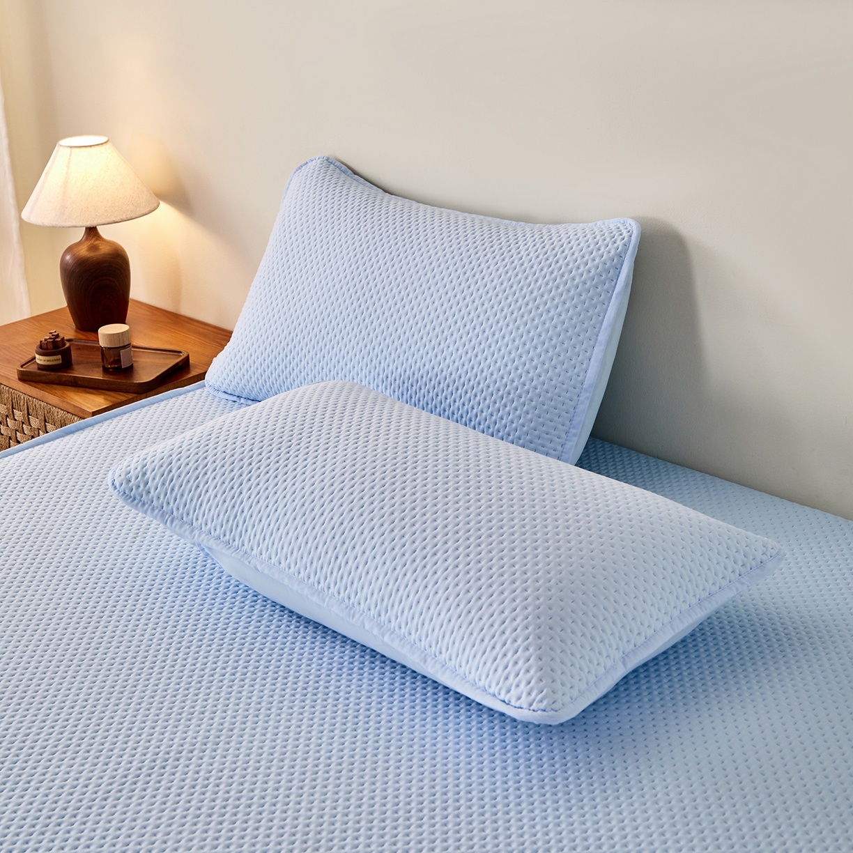 91家纺网 家纺一手货源 找家纺 永旺家纺 2025新款防水床笠-小熊系列 蓝小熊