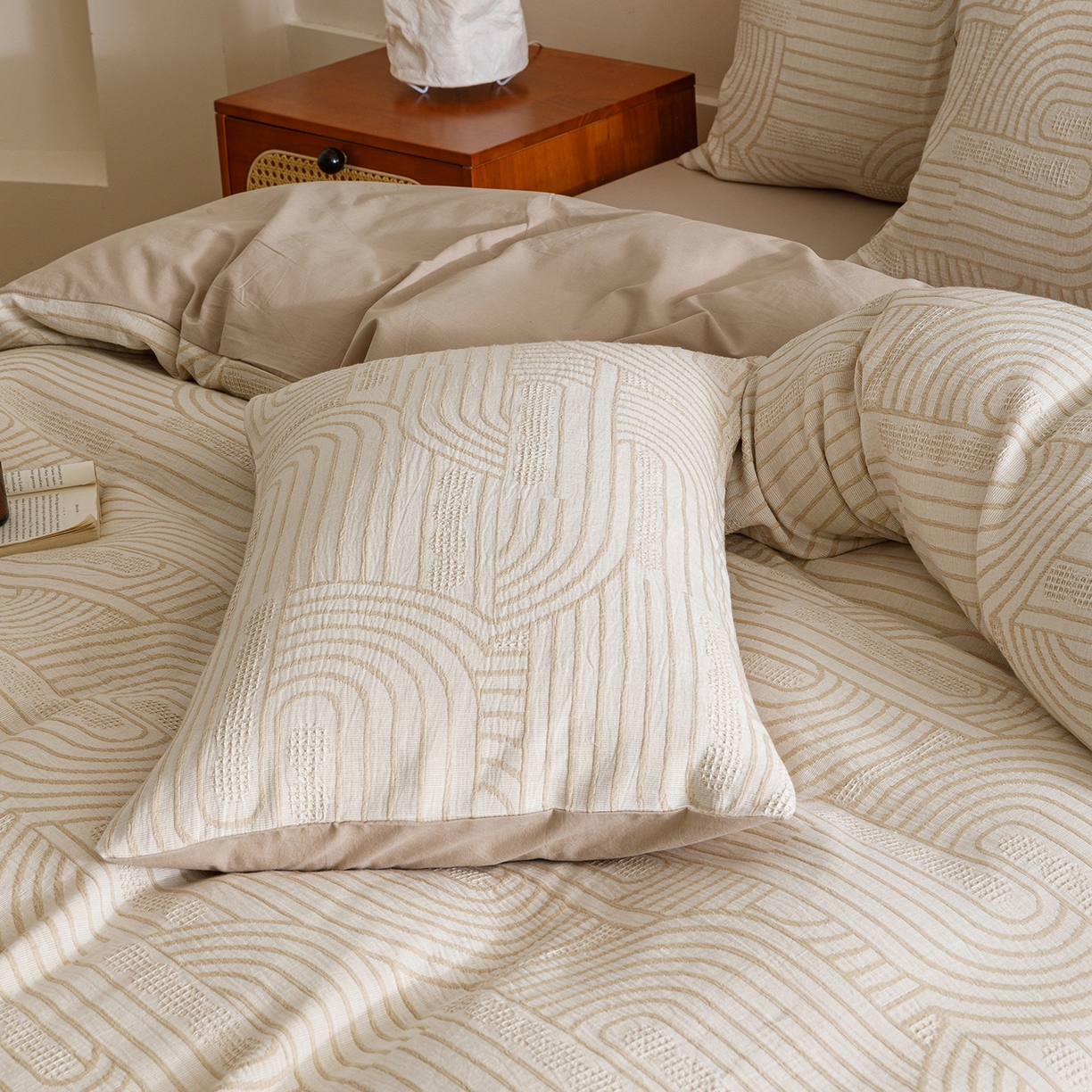 91家纺网 家纺一手货源 找家纺 春皖家纺 2026新款A类全棉双层纱AB版简约四件套 瑞拉-咖