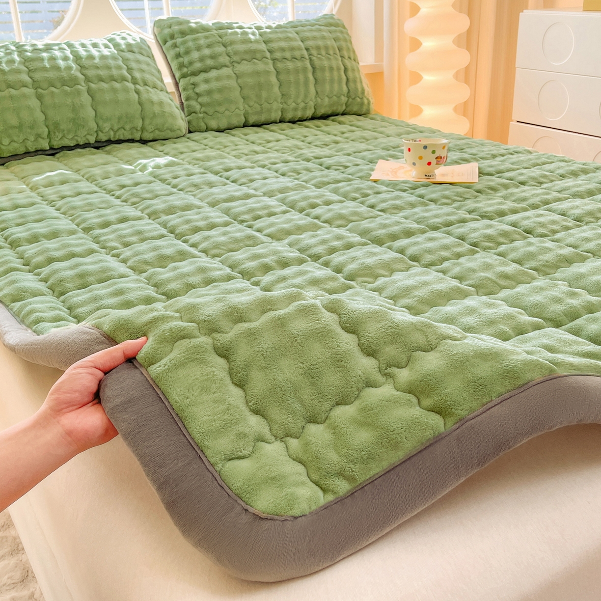奇丝雅 2025新款A类牛奶绒泡泡绒床褥床垫床盖兔毛绒家用学生宿舍上下铺寝室褥子软垫床护垫夹棉（大床） 清新绿