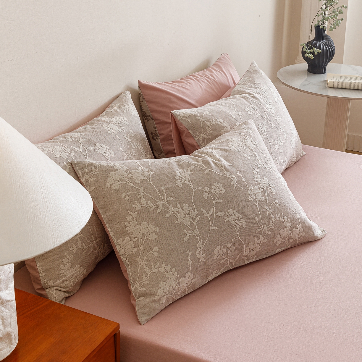 91家纺网 家纺一手货源 找家纺 春皖家纺 2026新款A类全棉双层纱AB版简约四件套 花笺