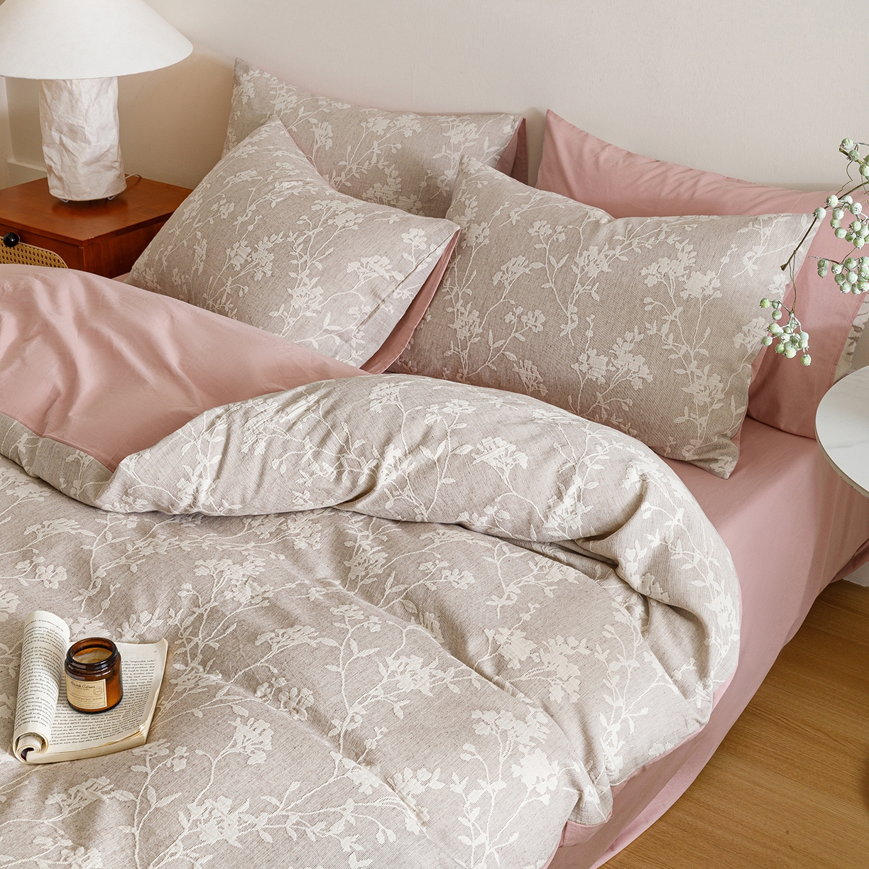 91家纺网 家纺一手货源 找家纺 春皖家纺 2026新款A类全棉双层纱AB版简约四件套 花笺