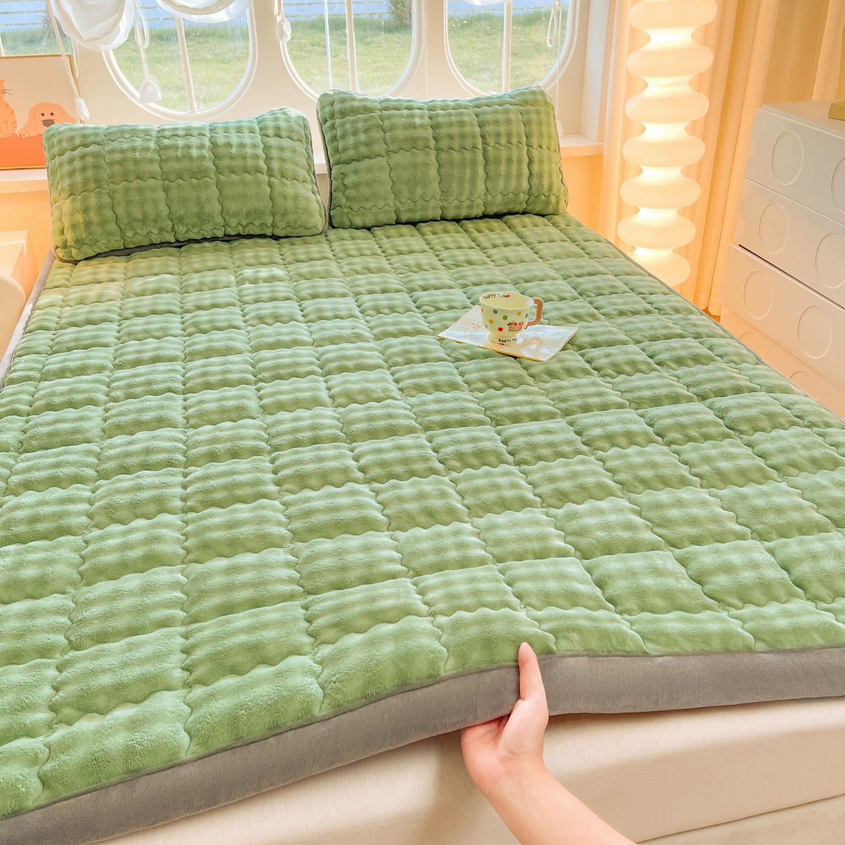 91家纺网 家纺一手货源 找家纺 奇丝雅 2025新款A类牛奶绒泡泡绒床褥床垫床盖兔毛绒家用学生宿舍上下铺寝室褥子软垫床护垫夹棉（大床） 清新绿