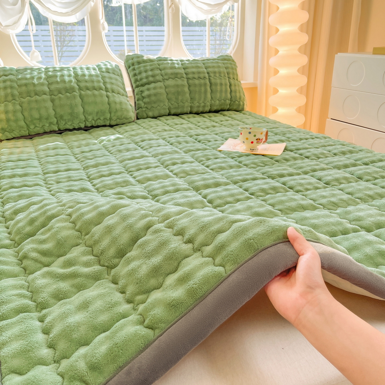 91家纺网 家纺一手货源 找家纺 奇丝雅 2025新款A类牛奶绒泡泡绒床褥床垫床盖兔毛绒家用学生宿舍上下铺寝室褥子软垫床护垫夹棉（大床） 清新绿