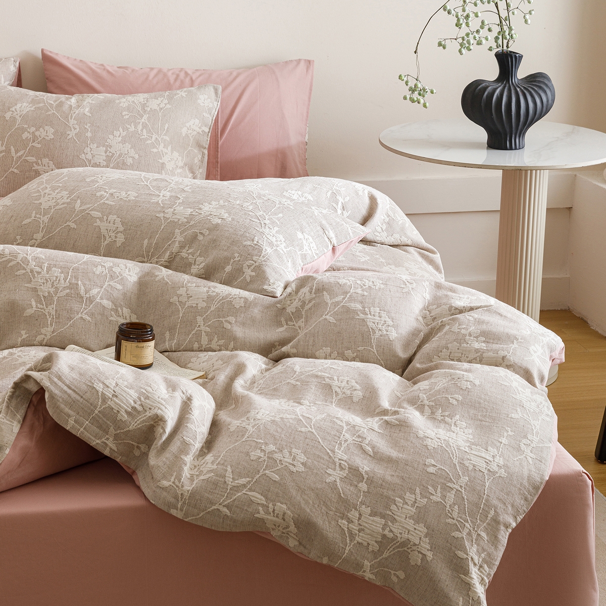 91家纺网 家纺一手货源 找家纺 春皖家纺 2026新款A类全棉双层纱AB版简约四件套 花笺