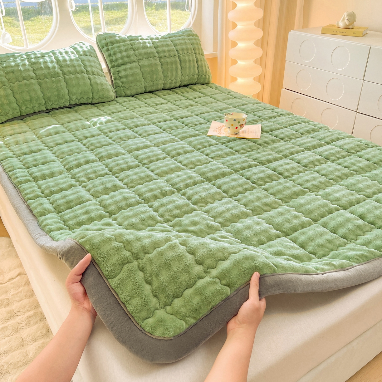 91家纺网 家纺一手货源 找家纺 奇丝雅 2025新款A类牛奶绒泡泡绒床褥床垫床盖兔毛绒家用学生宿舍上下铺寝室褥子软垫床护垫夹棉（大床） 清新绿