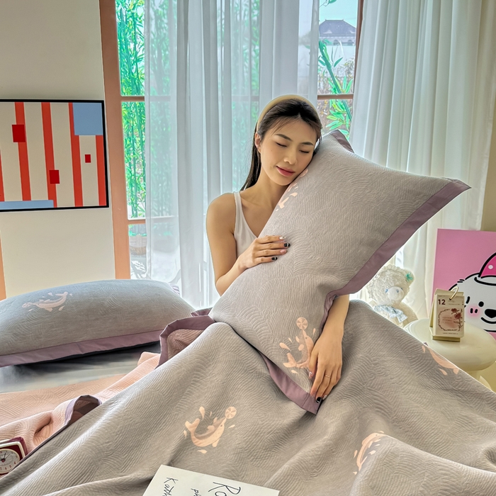 91家纺网 家纺一手货源 找家纺 棠薇家纺 2025新款三层纱布枕套单条装一对装枕头套加大加厚48*74cm枕芯套 顽皮海豚