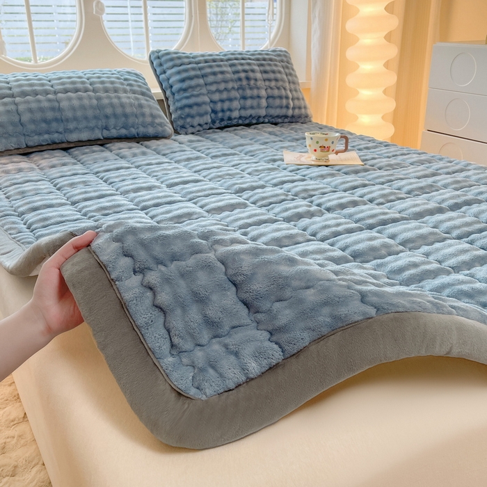 奇丝雅 2025新款A类牛奶绒泡泡绒床褥床垫床盖兔毛绒家用学生宿舍上下铺寝室褥子软垫床护垫夹棉（大床） 柔和蓝