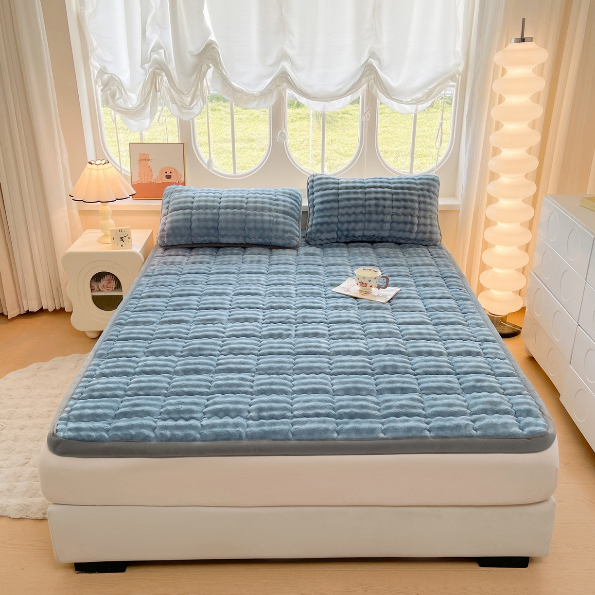 91家纺网 家纺一手货源 找家纺 奇丝雅 2025新款A类牛奶绒泡泡绒床褥床垫床盖兔毛绒家用学生宿舍上下铺寝室褥子软垫床护垫夹棉（大床） 柔和蓝