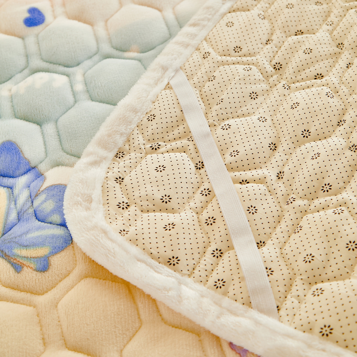 91家纺网 家纺一手货源 找家纺 永旺家纺 2025新款保暖牛奶牛奶绒床垫床褥 蝶影