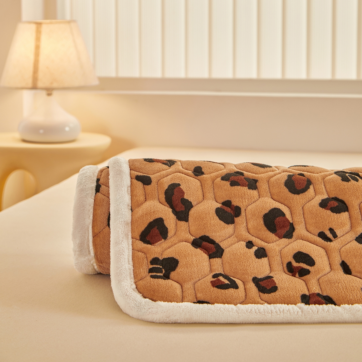 91家纺网 家纺一手货源 找家纺 （总）永旺家纺 2025新款保暖牛奶牛奶绒床垫床褥