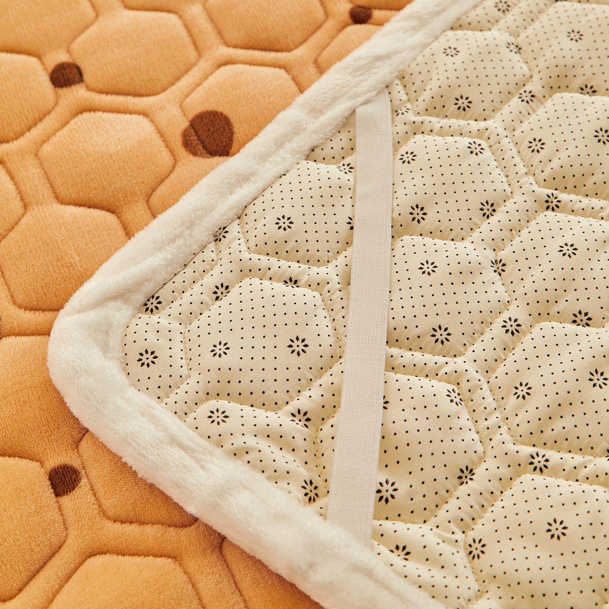 91家纺网 家纺一手货源 找家纺 永旺家纺 2025新款保暖牛奶牛奶绒床垫床褥 可爱熊猫