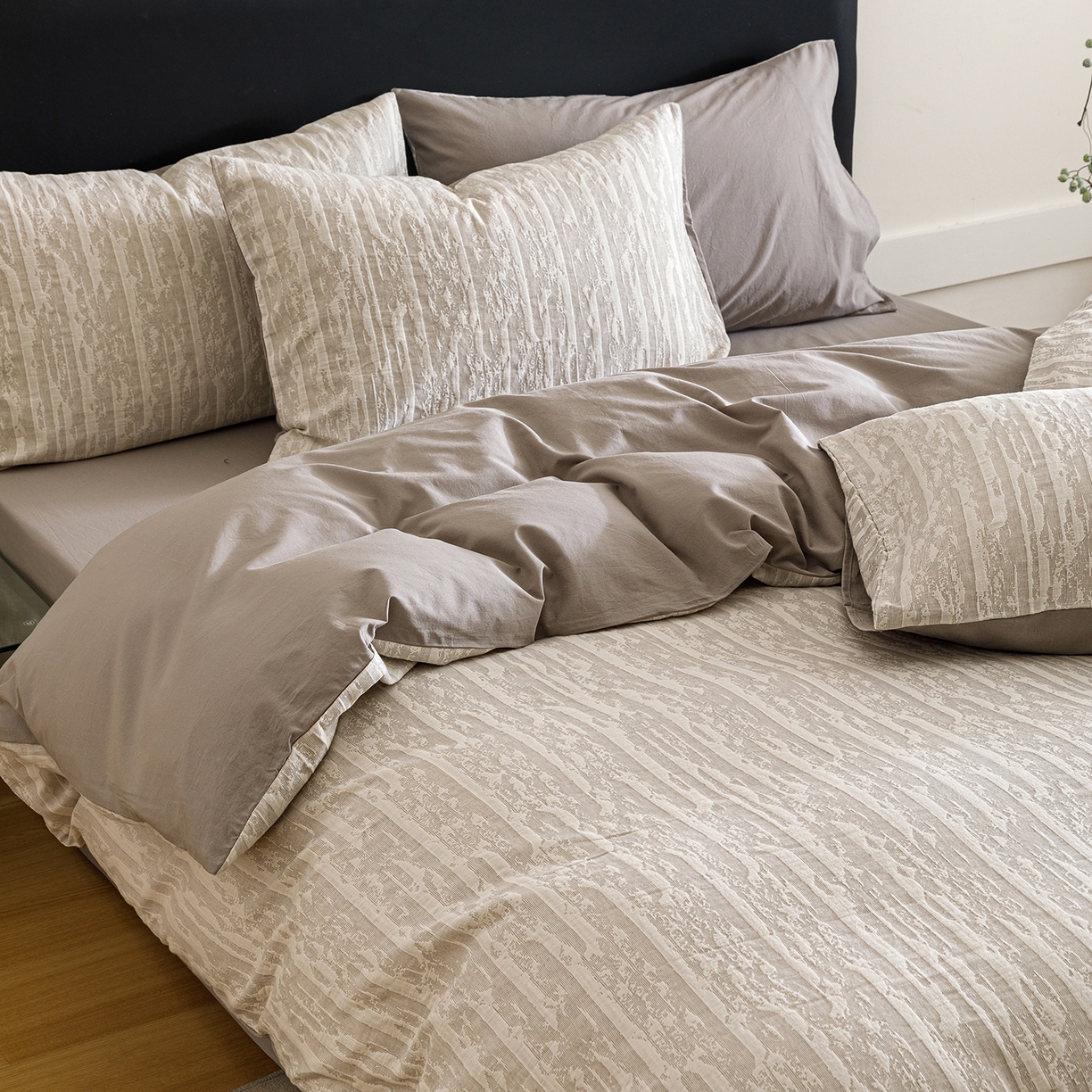 91家纺网 家纺一手货源 找家纺 春皖家纺 2026新款A类全棉双层纱AB版简约四件套 南坪