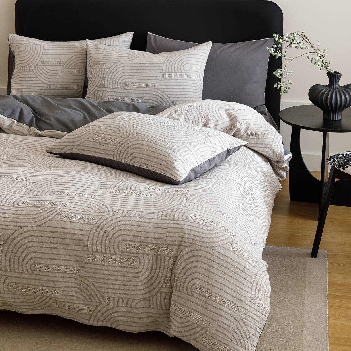 91家纺网 家纺一手货源 找家纺 春皖家纺 2026新款A类全棉双层纱AB版简约四件套 瑞拉-灰