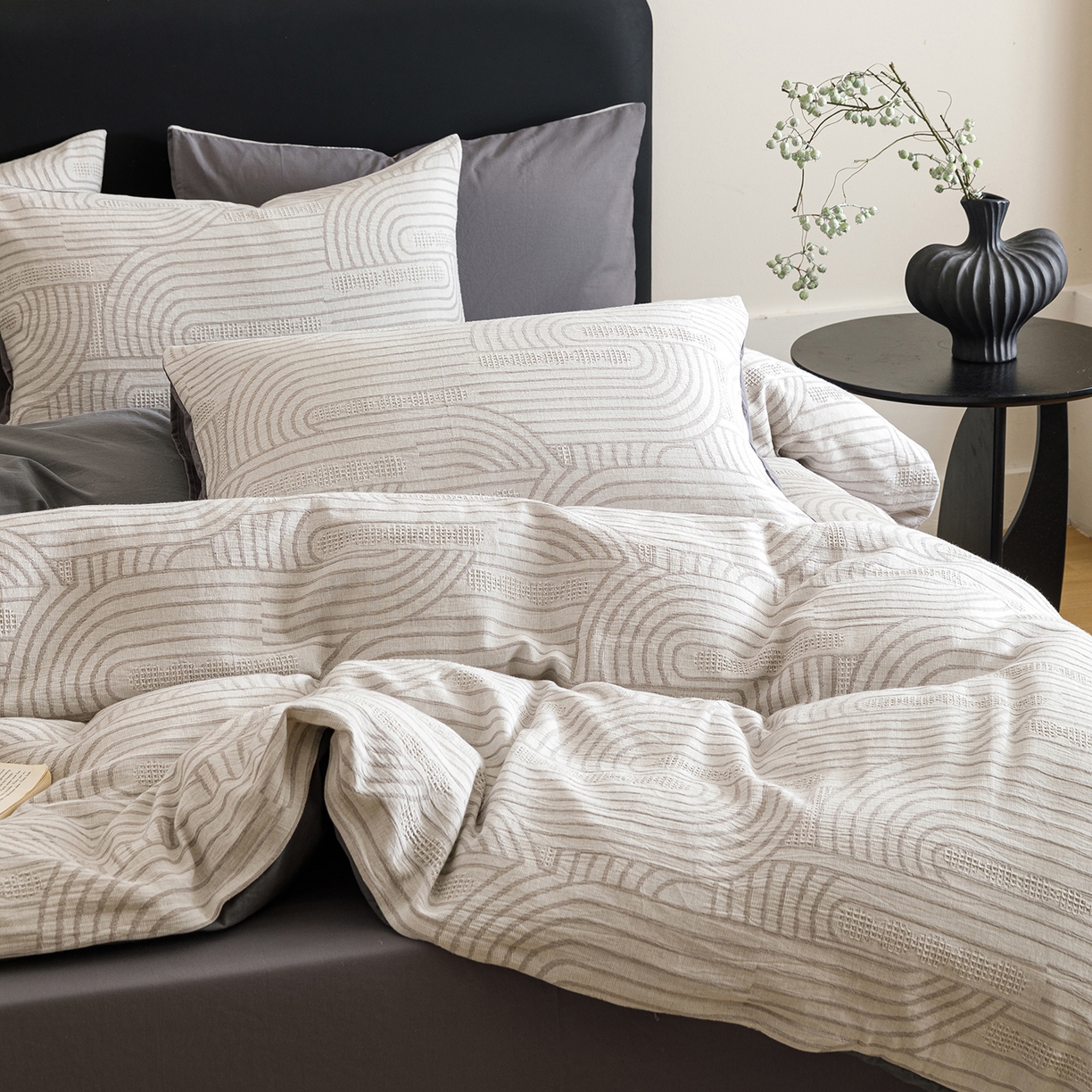 91家纺网 家纺一手货源 找家纺 春皖家纺 2026新款A类全棉双层纱AB版简约四件套 瑞拉-灰