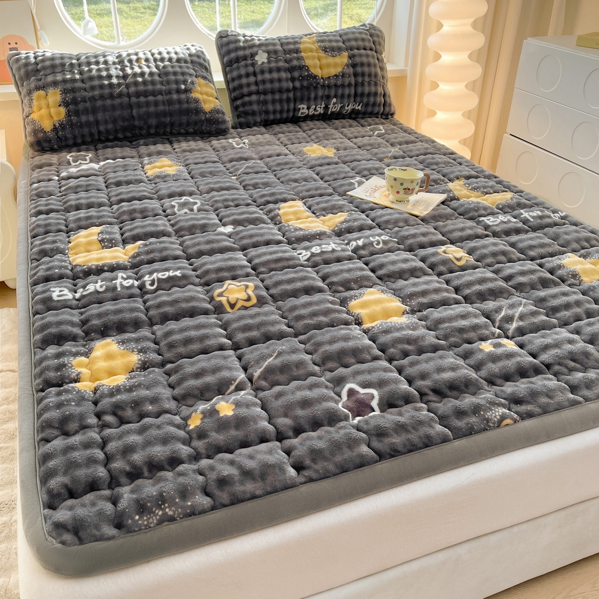 91家纺网 家纺一手货源 找家纺 奇丝雅 2025新款A类牛奶绒泡泡绒床褥床垫床盖兔毛绒家用学生宿舍上下铺寝室褥子软垫床护垫夹棉（大床） 月亮湾