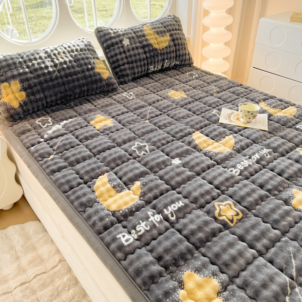 91家纺网 家纺一手货源 找家纺 奇丝雅 2025新款A类牛奶绒泡泡绒床褥床垫床盖兔毛绒家用学生宿舍上下铺寝室褥子软垫床护垫夹棉（大床） 月亮湾