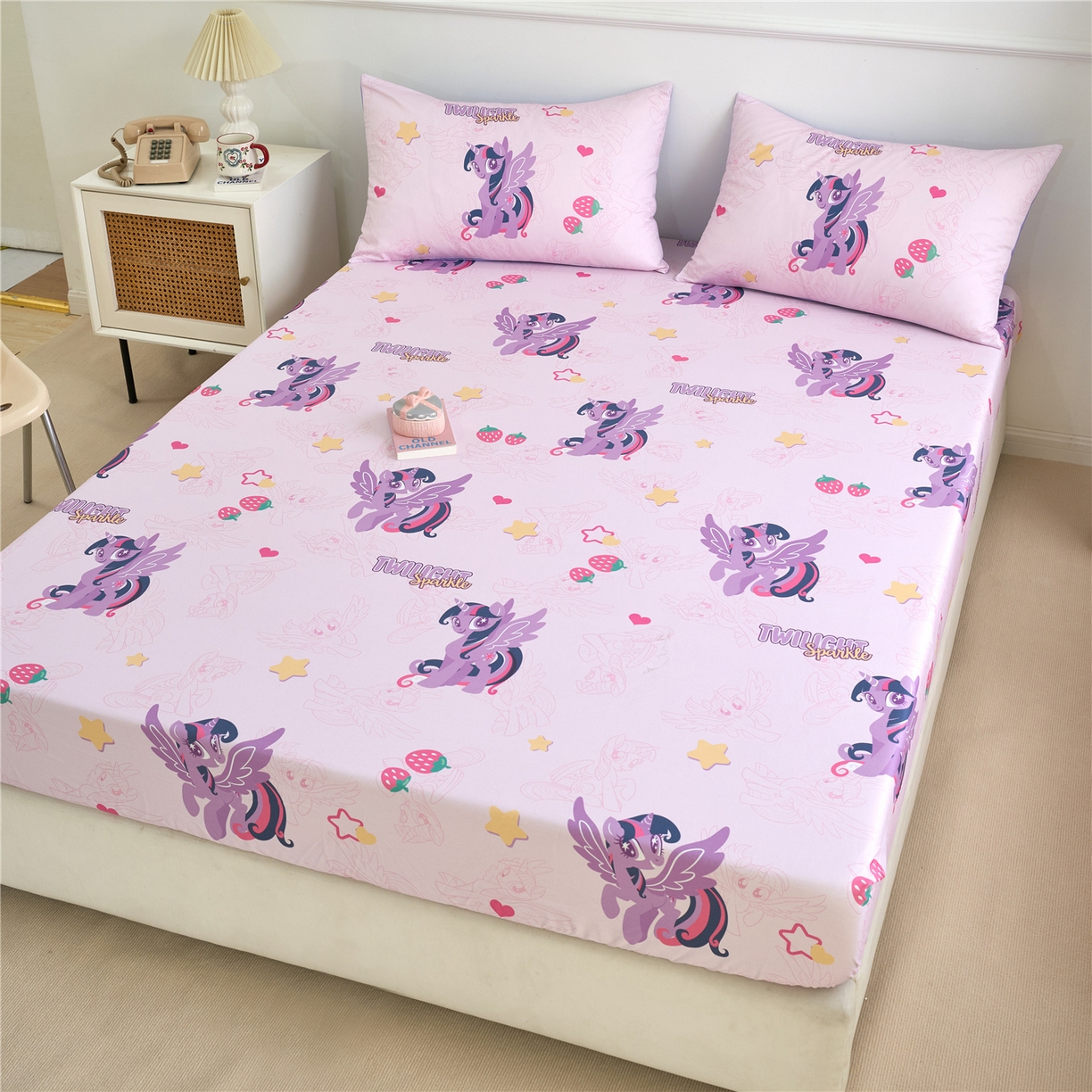 91家纺网 家纺一手货源 找家纺 （总）百利卡通（原迪士尼家纺） 2025新款全棉圆网数码印花床笠枕套-小马宝莉