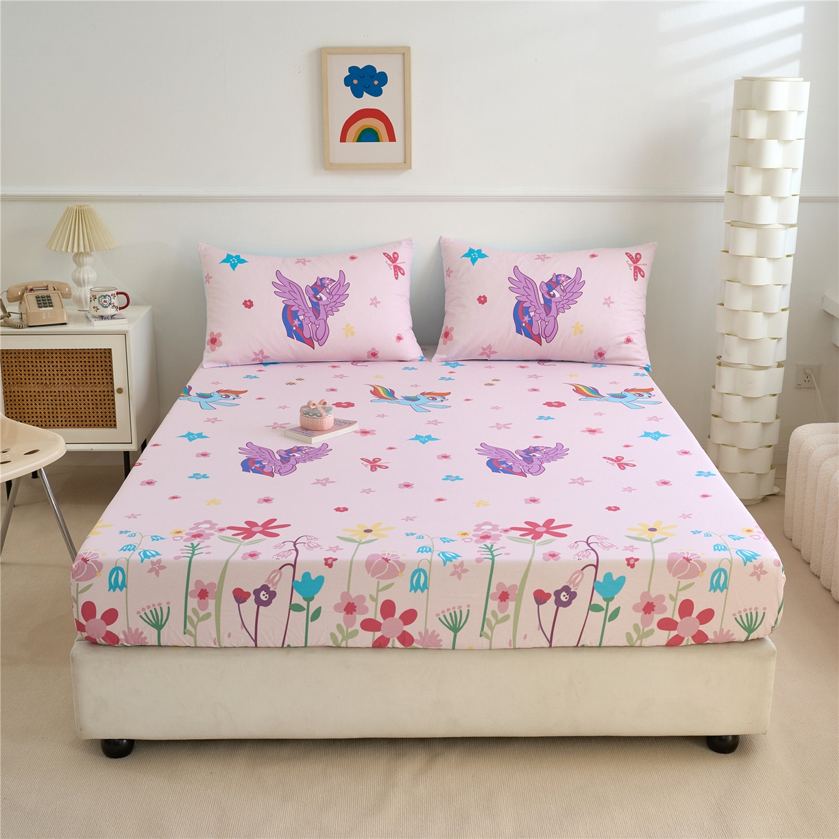 91家纺网 家纺一手货源 找家纺 （总）百利卡通（原迪士尼家纺） 2025新款全棉圆网数码印花床笠枕套-小马宝莉