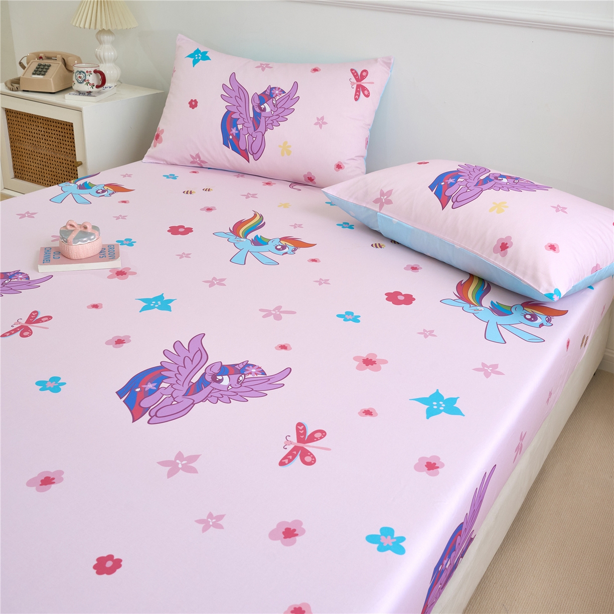 91家纺网 家纺一手货源 找家纺 百利卡通（原迪士尼家纺） 2025新款全棉圆网数码印花床笠枕套-小马宝莉 春天紫悦L