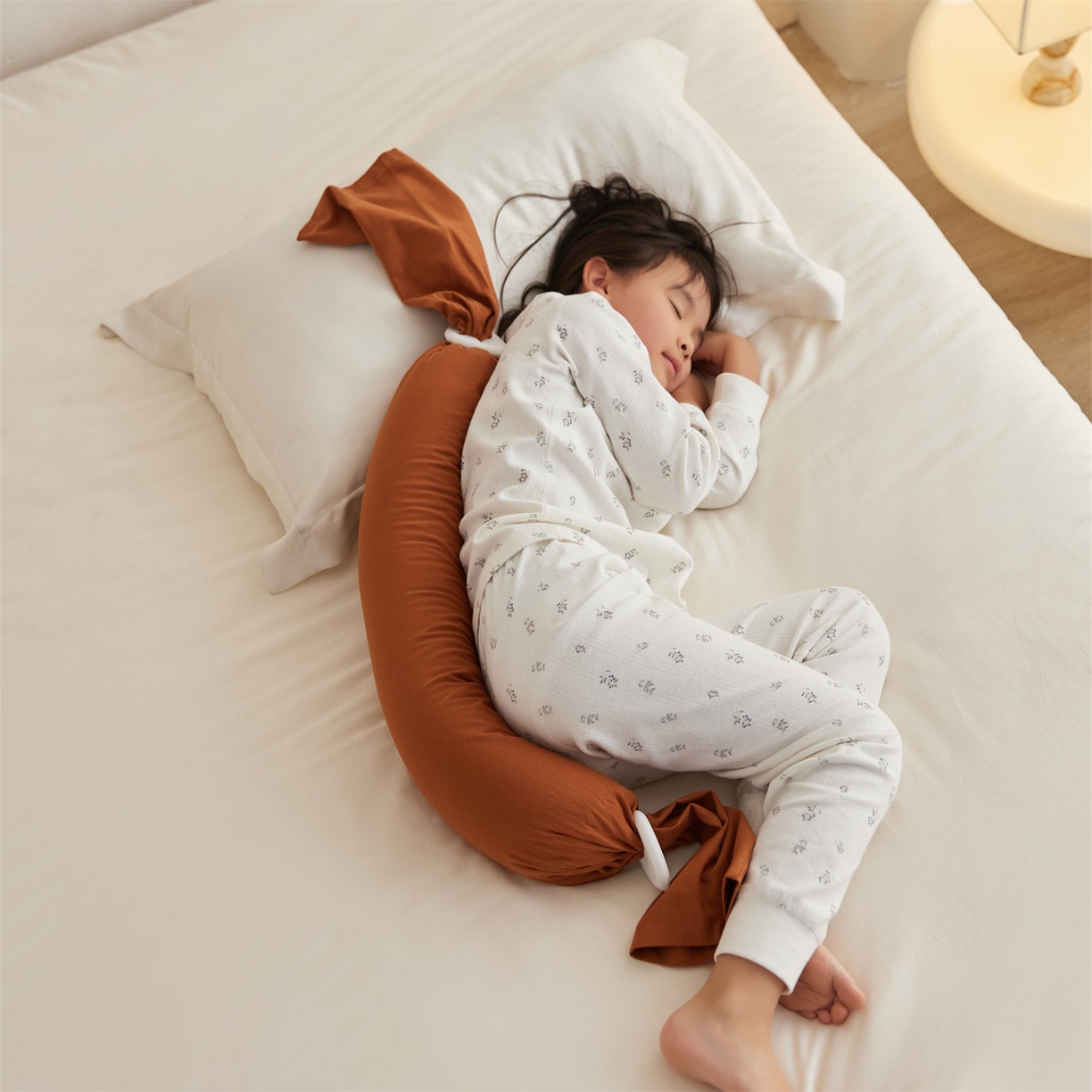 91家纺网 家纺一手货源 找家纺 （总）头等舱 2025新款全棉氨纶针织A类孕妇 护腰 侧睡 靠垫 安抚枕 抱抱 夹腿多功能枕（模特图）配包装