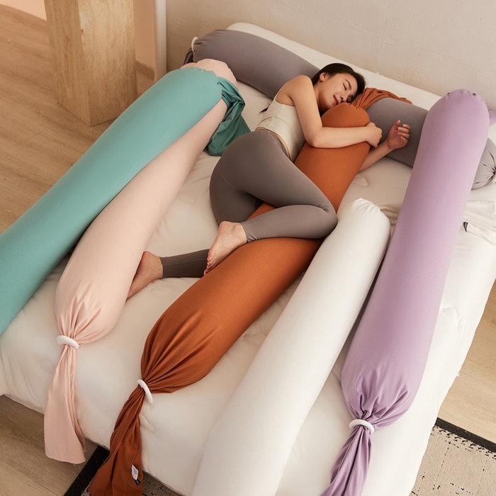 91家纺网 家纺一手货源 找家纺 （总）头等舱 2025新款全棉氨纶针织A类孕妇 护腰 侧睡 靠垫 安抚枕 抱抱 夹腿多功能枕（模特图）配包装,焦糖,浅山,柔粉,天青,珍珠白,紫浦,配包装