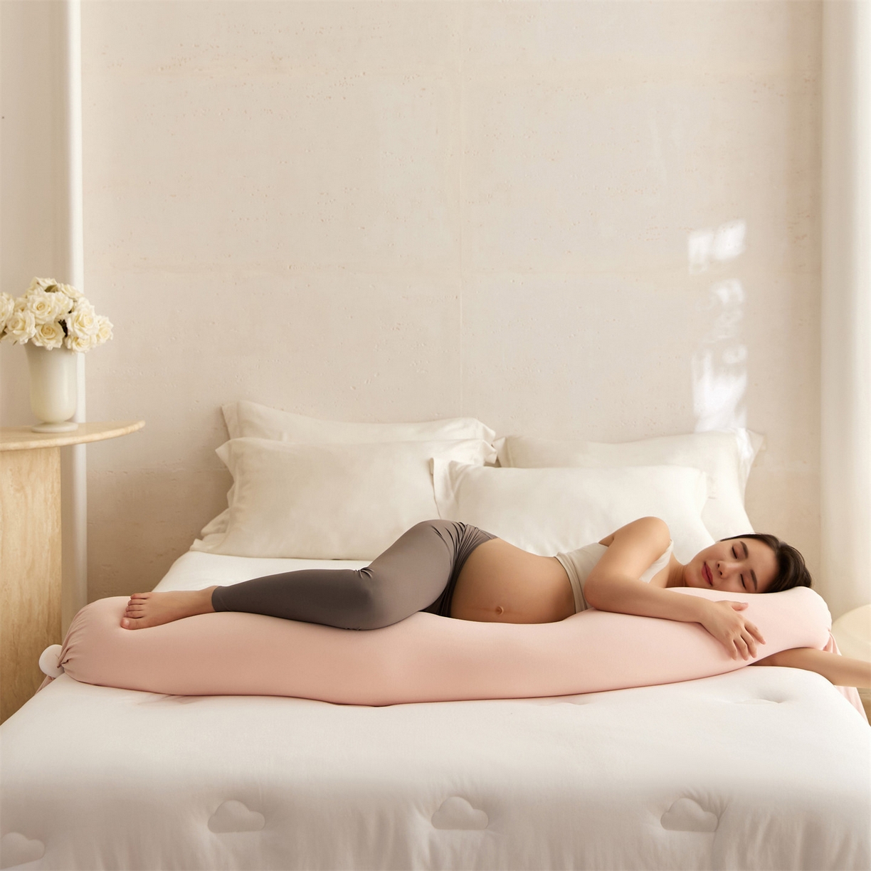 91家纺网 家纺一手货源 找家纺 头等舱 2025新款全棉氨纶针织A类孕妇 护腰 侧睡 靠垫 安抚枕 抱抱 夹腿多功能枕（模特图）配包装 柔粉