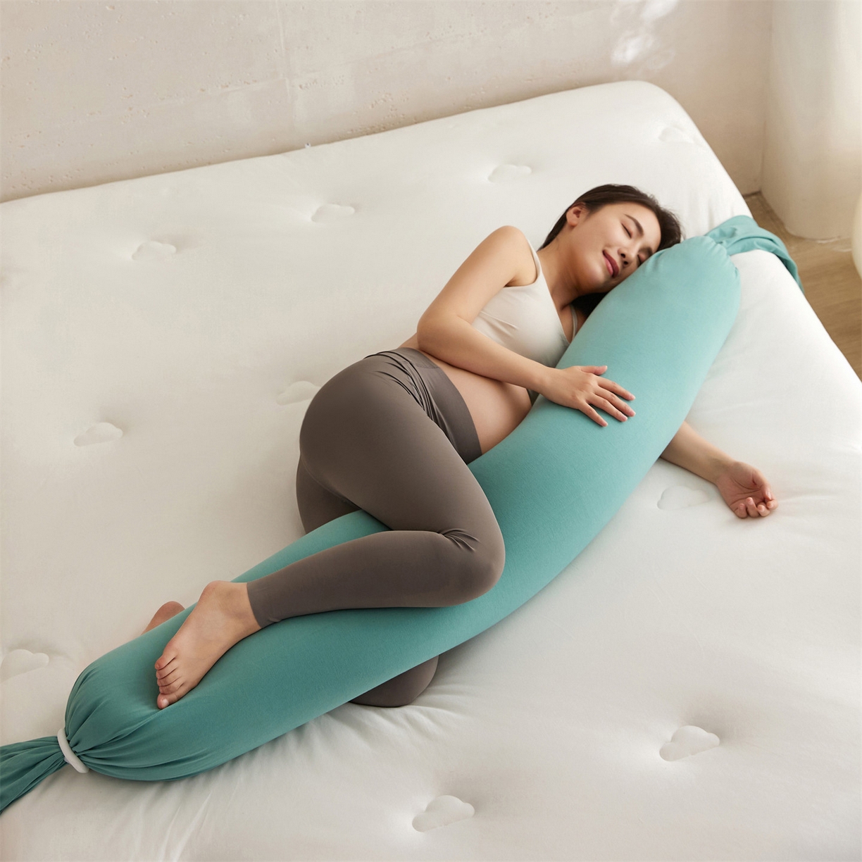 91家纺网 家纺一手货源 找家纺 头等舱 2025新款全棉氨纶针织A类孕妇 护腰 侧睡 靠垫 安抚枕 抱抱 夹腿多功能枕（模特图）配包装 天青