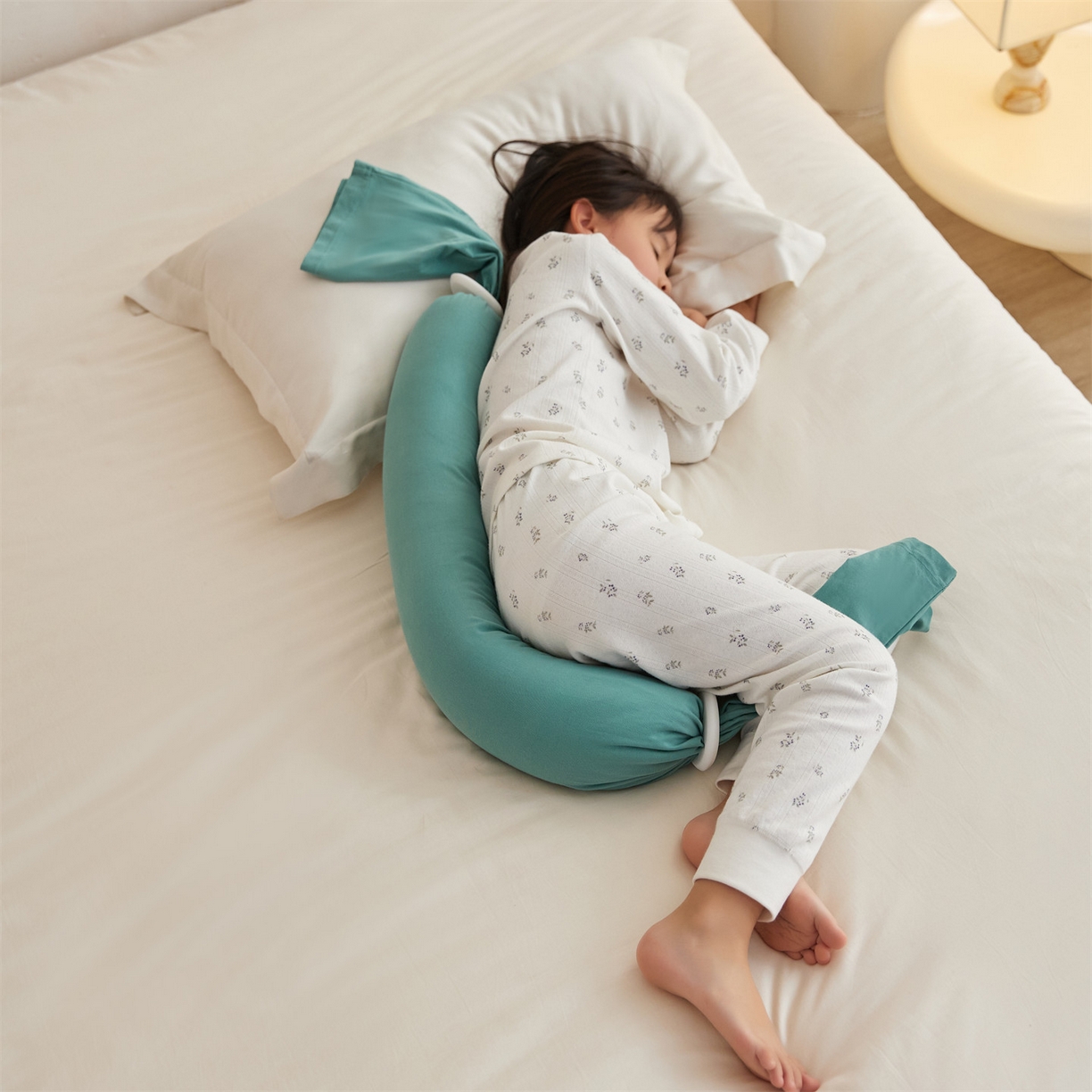 91家纺网 家纺一手货源 找家纺 头等舱 2025新款全棉氨纶针织A类孕妇 护腰 侧睡 靠垫 安抚枕 抱抱 夹腿多功能枕（模特图）配包装 天青