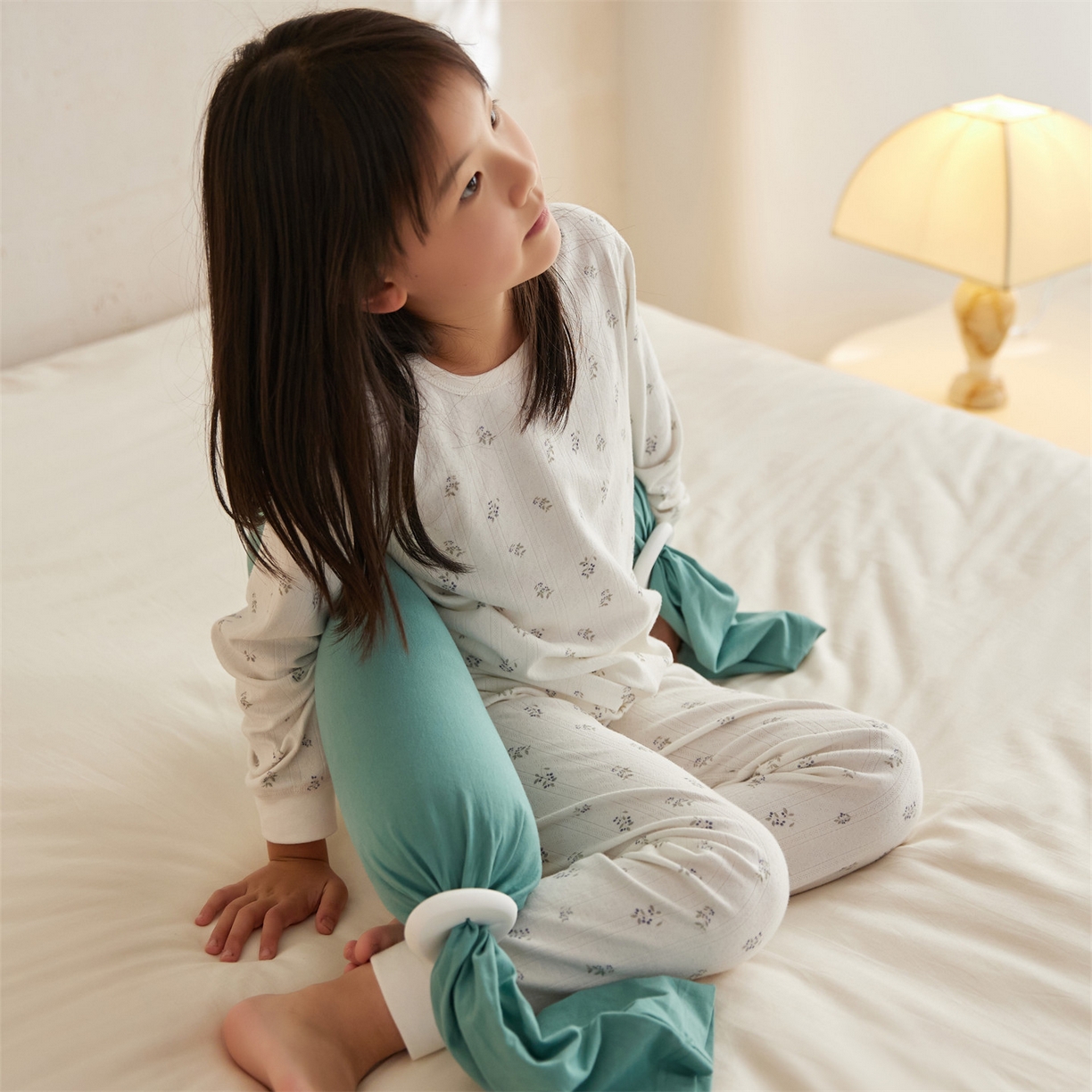 91家纺网 家纺一手货源 找家纺 头等舱 2025新款全棉氨纶针织A类孕妇 护腰 侧睡 靠垫 安抚枕 抱抱 夹腿多功能枕（模特图）配包装 天青