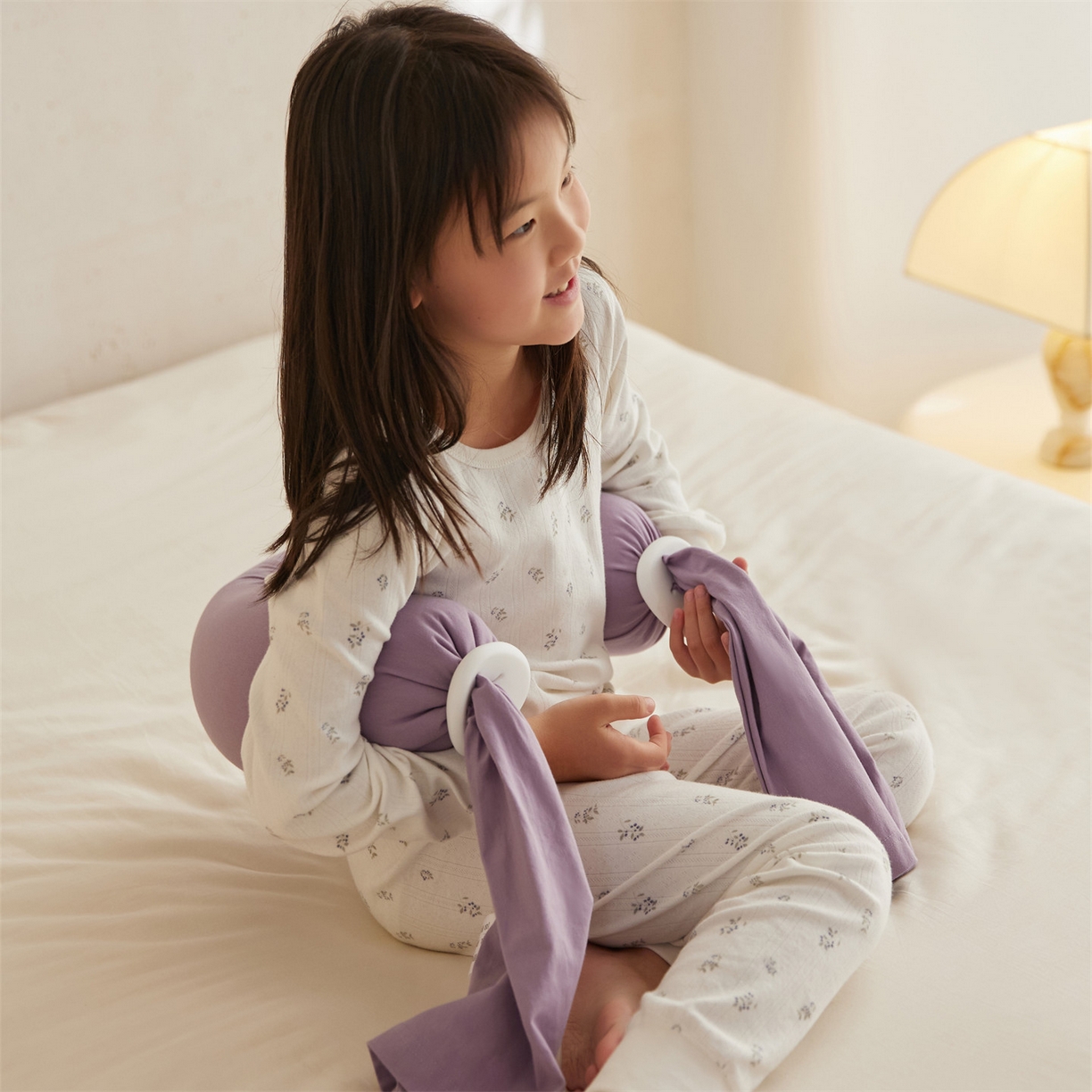 91家纺网 家纺一手货源 找家纺 头等舱 2025新款全棉氨纶针织A类孕妇 护腰 侧睡 靠垫 安抚枕 抱抱 夹腿多功能枕（模特图）配包装 紫浦