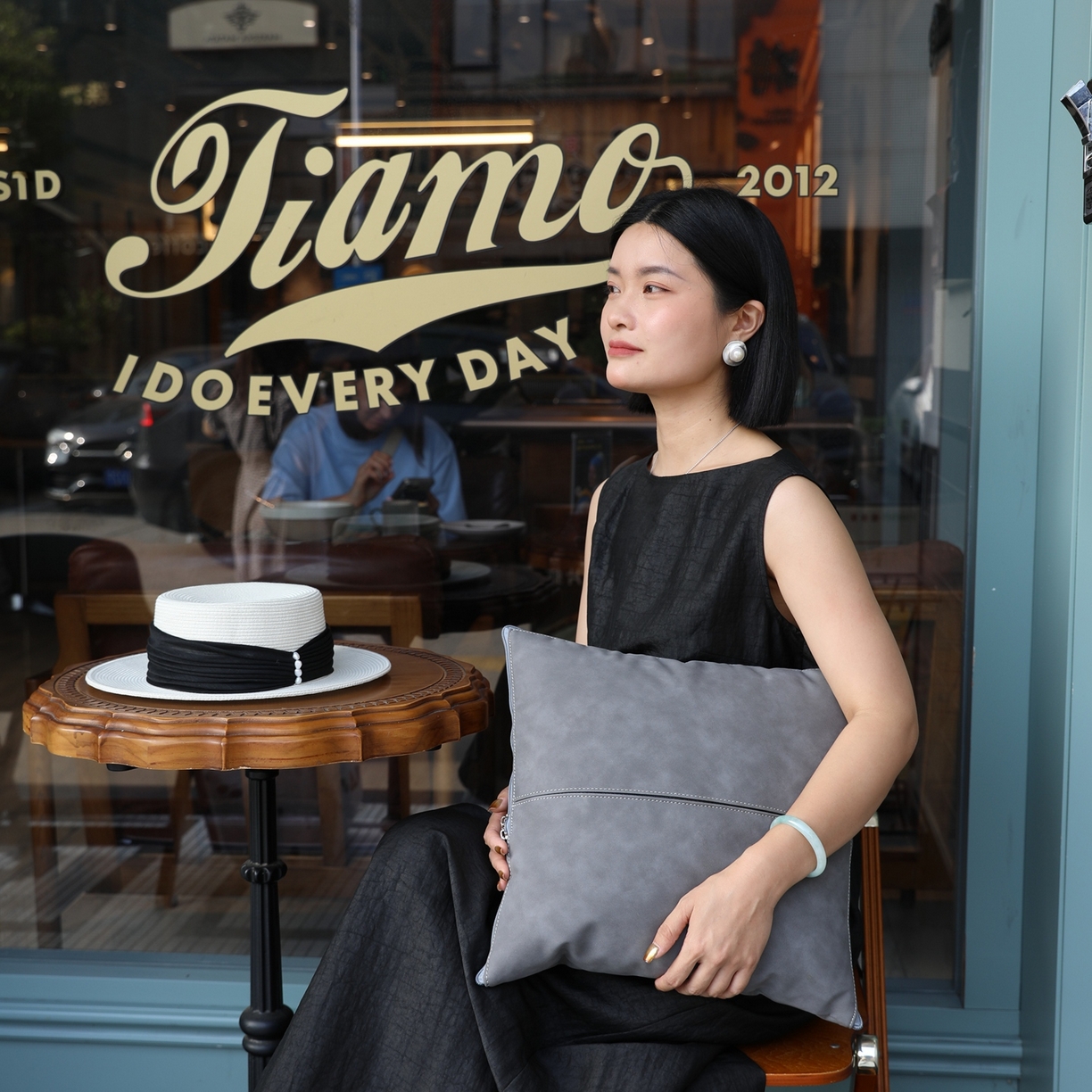 91家纺网 家纺一手货源 找家纺 （总）胜诗梵 2025新款双线拼皮磨毛抱枕被