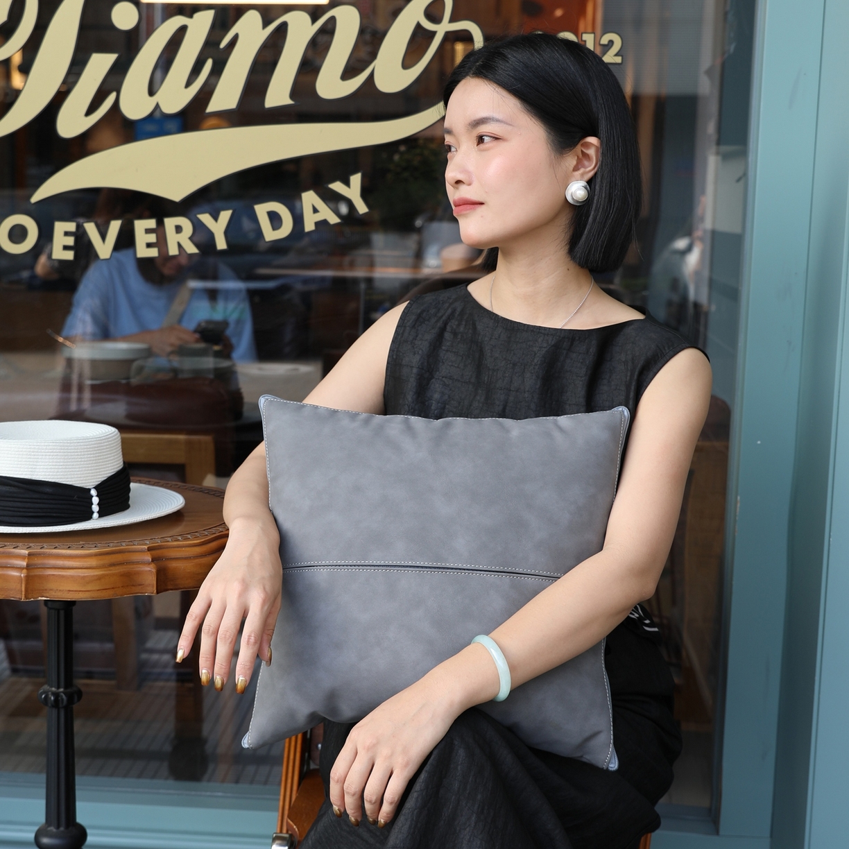 91家纺网 家纺一手货源 找家纺 （总）胜诗梵 2025新款双线拼皮磨毛抱枕被