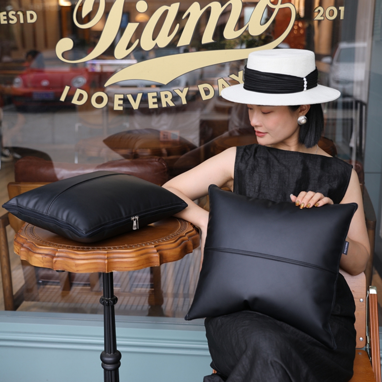 91家纺网 家纺一手货源 找家纺 胜诗梵 2025新款双线拼皮磨毛抱枕被 黑玛瑙