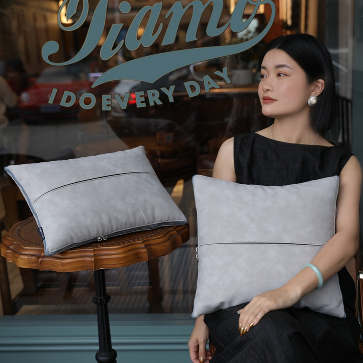 91家纺网 家纺一手货源 找家纺 胜诗梵 2025新款双线拼皮磨毛抱枕被 佐拉